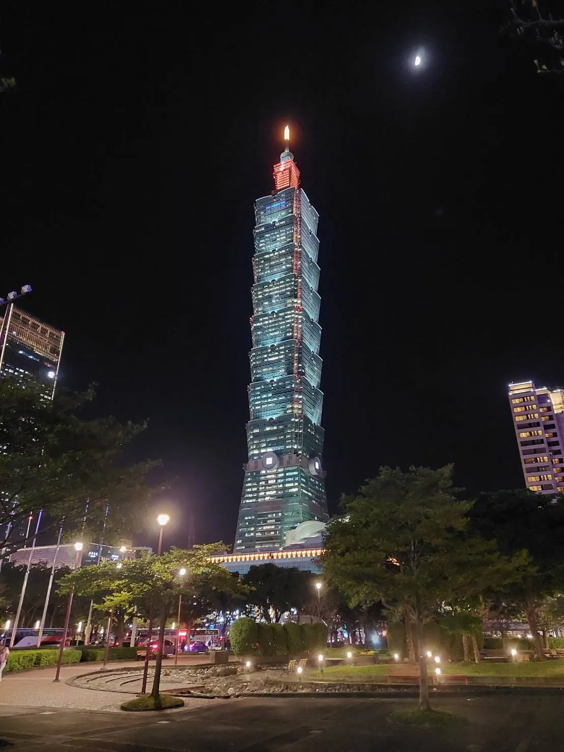 1. 上傳圖片，以圖生圖（圖 4）